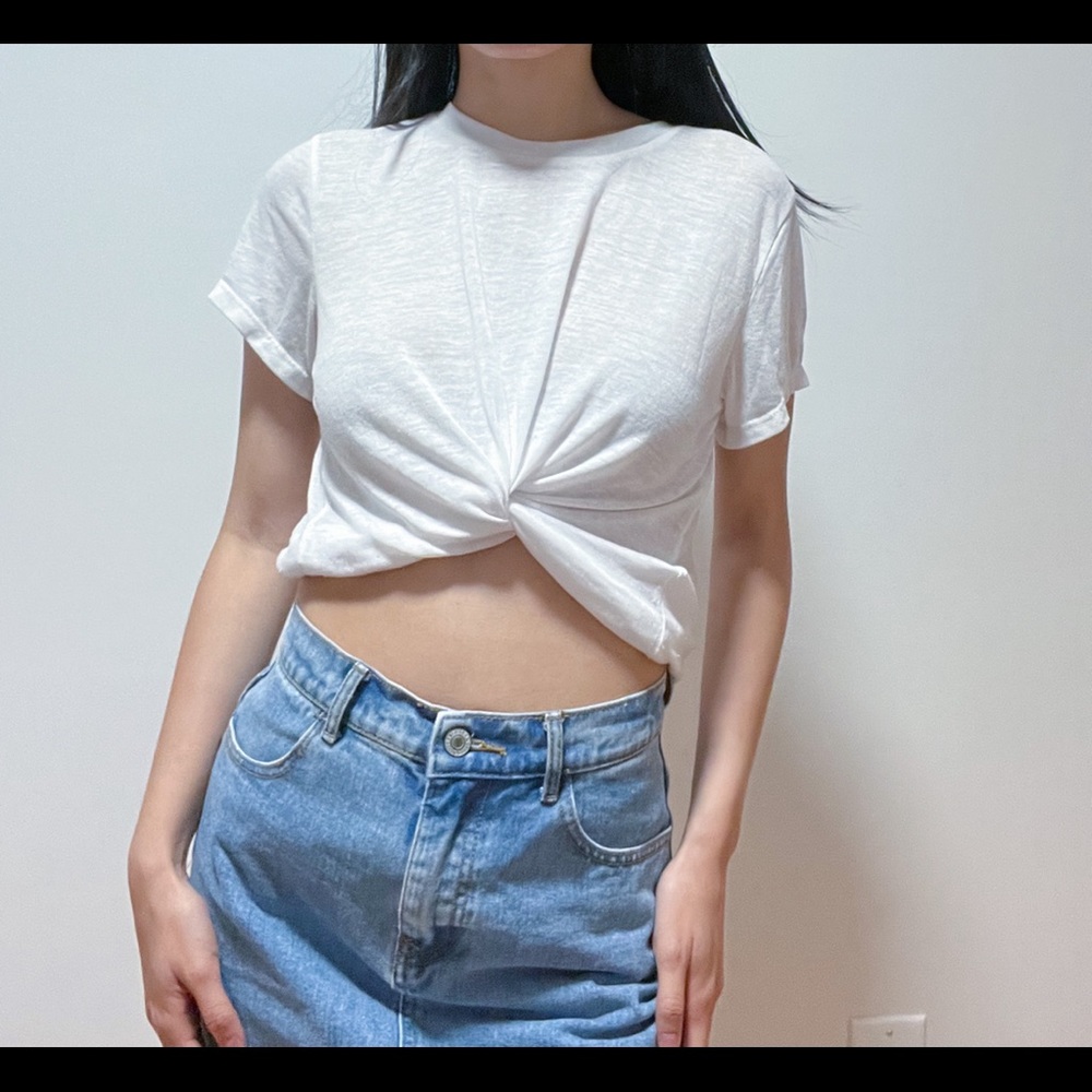 Abercrombie & Fitch white top